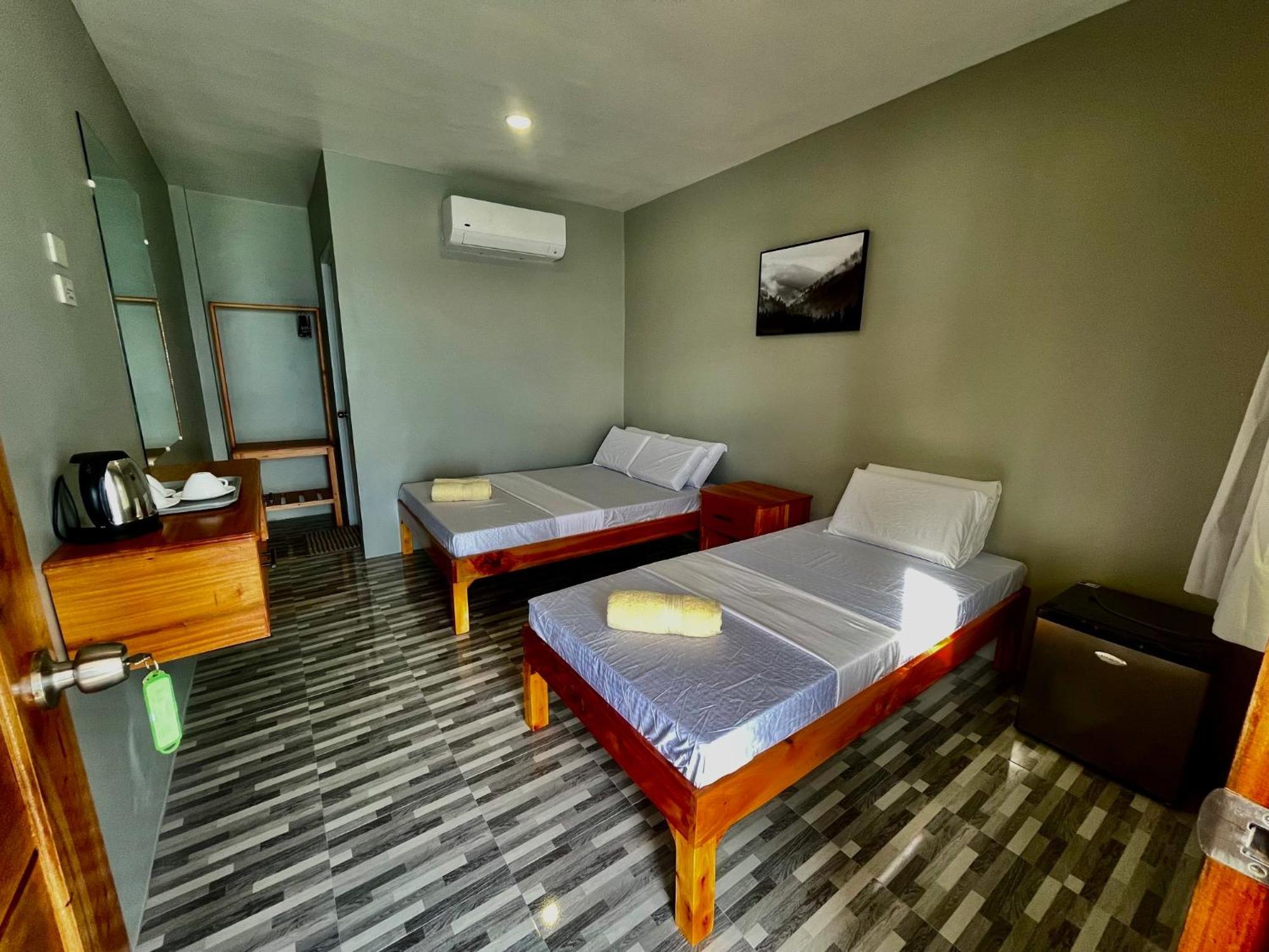 סיקיהור Golden Sunset Inn מראה חיצוני תמונה